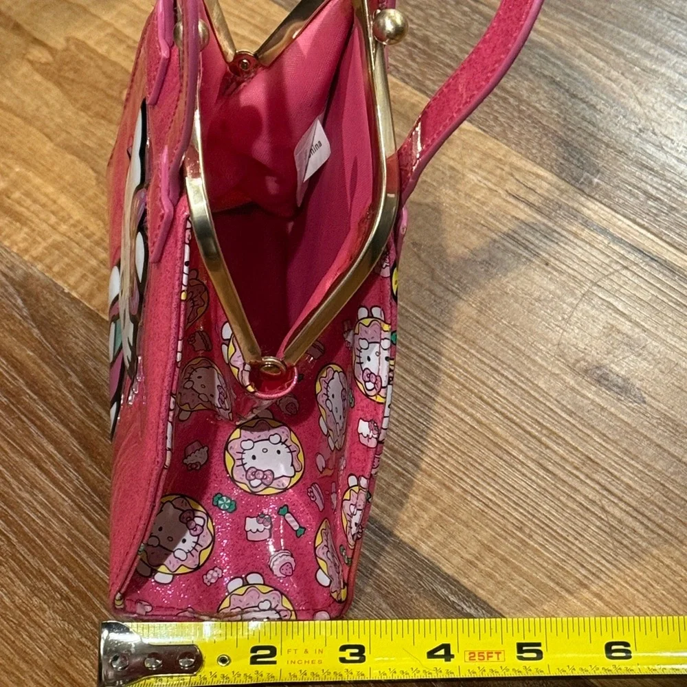 Universal Studios Hello Kitty Pink Sparkly Handbag w/Kisslock Snap Closure (EUC) - Picture 14 of 14